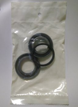 143.99038 StopTech Комплект обслуживания суппорта (пыльник и сальник) серии ST для поршня 38мм. комплект сальников для обслуживания тормозных суппортов StopTech. Состав комплекта: уплотнительный сальник 2 штуки, 2 пыльника.