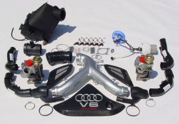 APR T3100001 Уровень III турбо кит 2.7TT K04 
Турбокомпрессоры RS4 K04
Воздушный резервуар и датчик объемного расхода воздуха от RS4
Соединительные трубки от датчика расхода воздуха до турбокомпрессора и Y-образная труба от RS4
Форсунки высокой пропускной способности и топливный насос от RS4
Все прилагаемые трубки и оборудование
