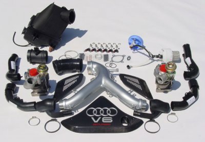 APR T3100001 Уровень III турбо кит 2.7TT K04 
Турбокомпрессоры RS4 K04
Воздушный резервуар и датчик объемного расхода воздуха от RS4
Соединительные трубки от датчика расхода воздуха до турбокомпрессора и Y-образная труба от RS4
Форсунки высокой пропускной способности и топливный насос от RS4
Все прилагаемые трубки и оборудование
